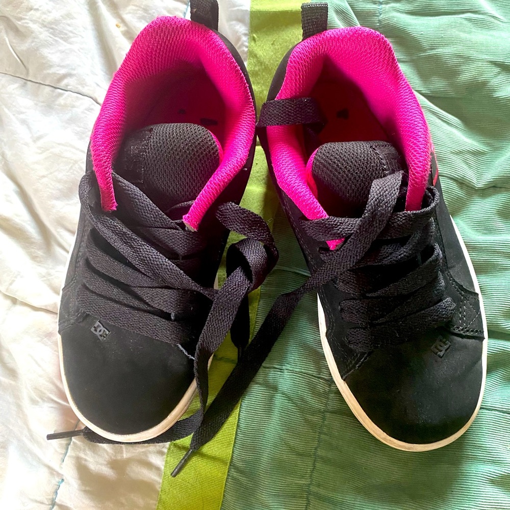 DC skate shoes girls size 2